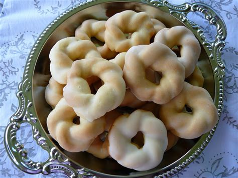 Discover our favorite holiday cookies if you're looking for an unexpected christmas cookie idea, this one's for you. Week 5 of Twelve Weeks of Christmas Cookies - Lemon Glazed ...