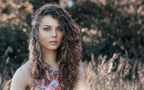 girl outdoors curly hair long hair brunette girl blue eyes wallpaper 164822 1920x1200px