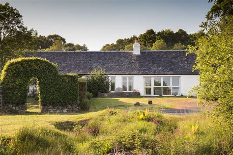 Suidhe farm cottages is a small group of two bedroom holiday cottages, located a mile west of bunessan on the isle of mull. The Smiddy self-catering cottage on the Isle of Mull at ...