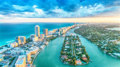 The Essential Travel Guide To Miami Infographic