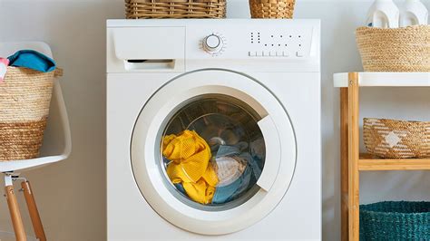 Here S What Martha Stewart Thinks About Leaving Laundry In The Wash