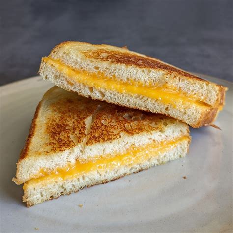How To Make The Perfect Grilled Cheese Sandwich • The Candid Cooks
