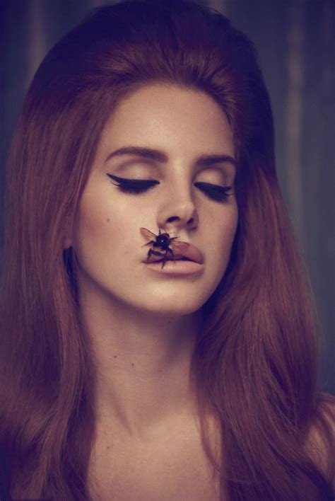Lana Del Rey Bee Stung Lip Look Photo Shoot Inspiration Pinterest