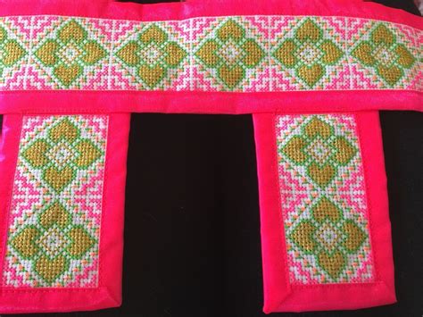 9f4d3699e6ec37b8fa5f89401680c6af-jpg-1,200×901-pixels-hmong-embroidery,-hmong-textiles,-hmong