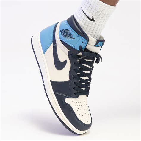 #jordan1obsidian | 7.3m people have watched this. Air Jordan 1 Obsidian University Blue 555088-140 Release ...