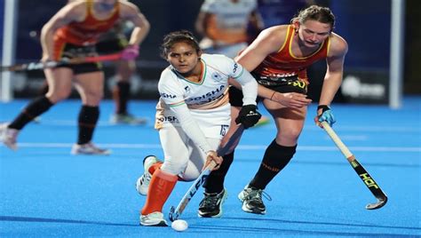 India Go Down Fighting 2 3 To Australia In Second Womens Hockey Test