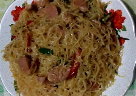 Yuk, kita coba buat sendiri di rumah. Resep Bihun Goreng sosis oleh romi - Cookpad