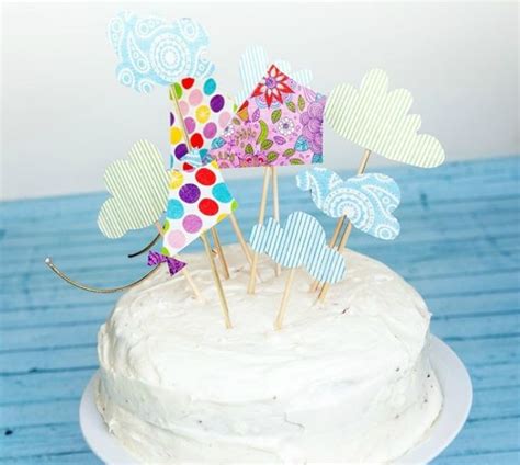 Cake Toppers 60 Festive Ways To Top Your Cake Cool Crafts Diy Cake