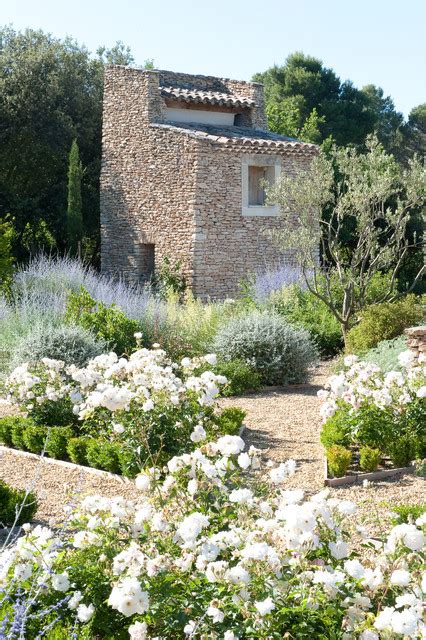 Lay Of The Landscape 12 Elements Of Provence Garden Style