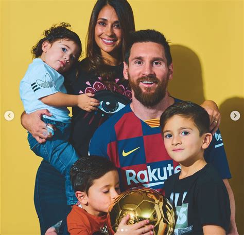 Messi Celebra En Familia Su Presencia En El Once Histórico