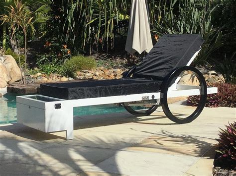 Solar Powered Chaise Lounge With Solar Panel For Charging