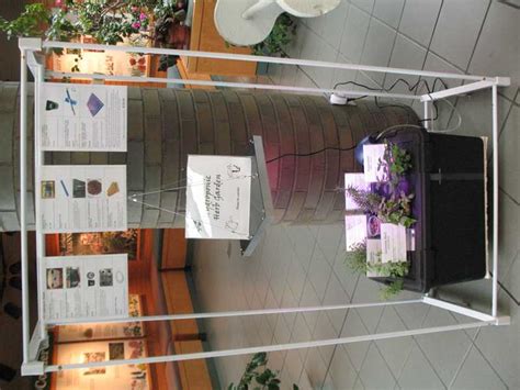 Last summer at the kemper center, we showed visitors how to plant and care for an indoor kitchen herb garden. How to Make an Indoor Hydroponic Herb Garden - Home ...