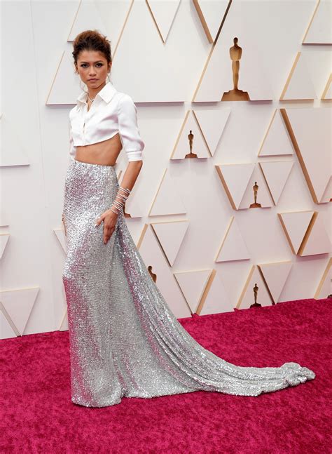 Zendaya Wore An Elevated Crop Top To The Oscars 2022 Red Carpet — See
