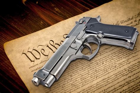 The Spectacularly Unhelpful Second Amendment