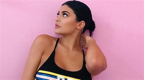 Kylie Jenner Bares Her Bum For Raunchy Photo And Sends Fans Into Meltdown