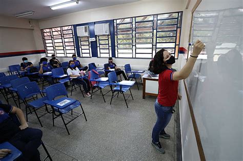 Pais E Professores Se Mobilizam Contra Aulas Presenciais Em Manaus