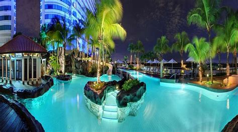 Hilton Kuala Lumpur Pool Pictures And Reviews Tripadvisor
