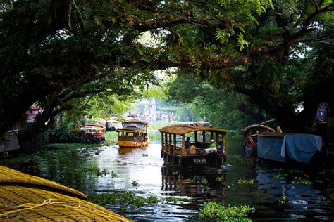 In Photos The Backwaters Of Alleppey Kerala Cool Places To Visit