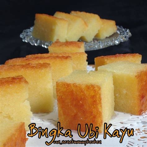 This cassava cake is coated with shredded coconut. NenekMummy Keuken: Kuih Bingka Ubi Kayu..Cassava Cake in 2020 | Cassava cake, Steamed rice cake ...