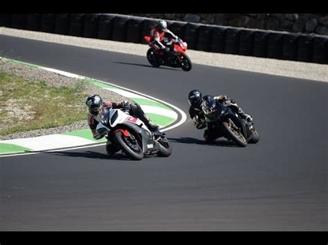 What a difference from my 675. Triumph 675 daytona vs Yamaha r6 - circuit d'Ales - Gopro ...