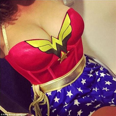 Kelly Brook Wears Sexy Wonder Woman Costume As She Posts Instagram