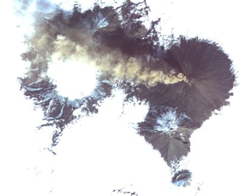 Photo Nasa Satellite Images Erupting Russian Volcano Wax0822201721