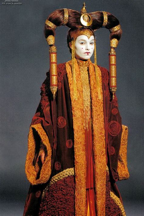 Queen Amidala Wore An Extravagant Gown During Her Senate Appearance