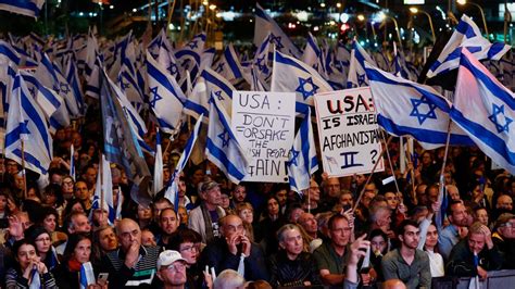 Erneut Massenproteste in Israel gegen Justizreform - ZDFheute