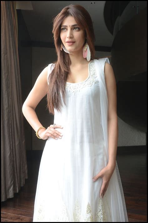 Shruti Hassan Latest Photo Shoot Gallery In White Salwar Kameez ~ Photos And Movie Images