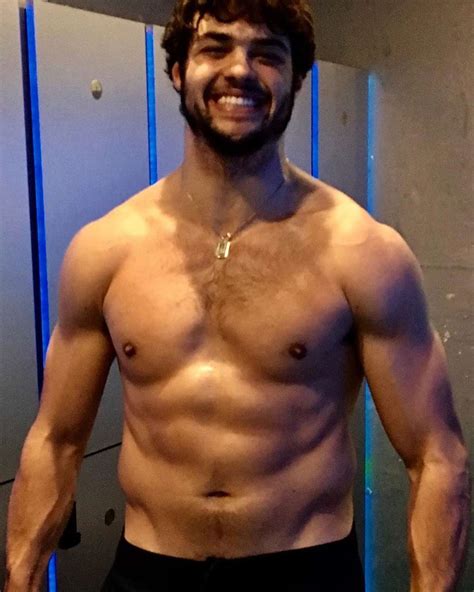 Noah Centineo Poses Shirtless In Instagram Photo Should I Start