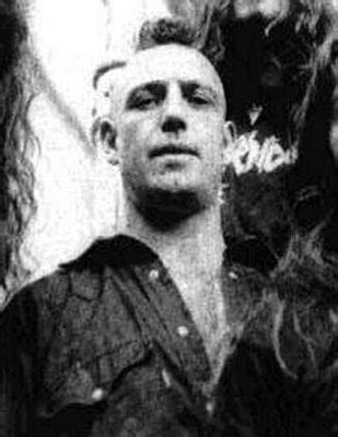 José larralde vivía en frente de la casa donde vivía d. Ricardo Iorio, algo mas que un metalero pesado... - Taringa!