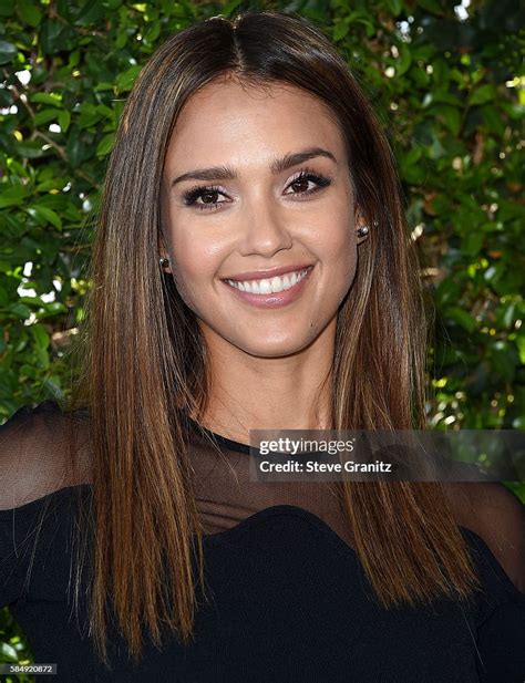 jessica alba arrives at the teen choice awards 2016 at the forum on news photo getty images