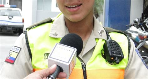 La Mujer Policía Se Ha Ganado Su Espacio Gracias A Su Mística De