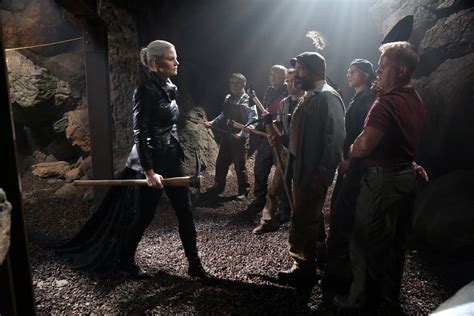 Emma Swan And The Seven Dwarfs 5 3 Siege Perilous Once Upon A Time Season 5 Once Upon A