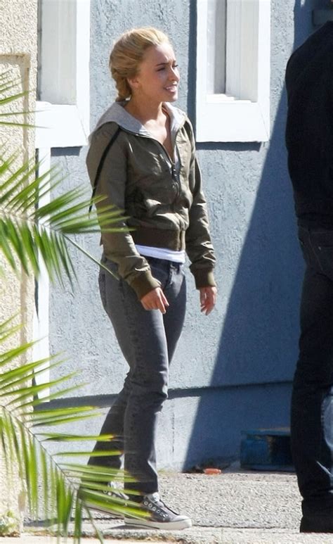 hayden panettiere on the set of heroes november 3 2008 star style