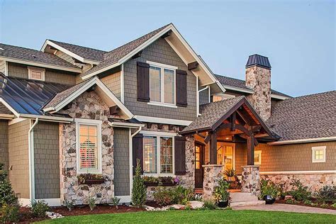 5 Bedroom Two Story Traditional Home With Craftsman Appeal Floor Plan