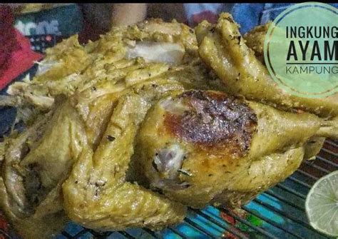 8 makanan khas tahun baru islam di indonesia, dari bubur suro sampai apem ayam ingkung adalah ayam utuh termasuk jeroannya dimasak santan. Resep Ingkung Ayam Kampung oleh Myristicaa - Cookpad
