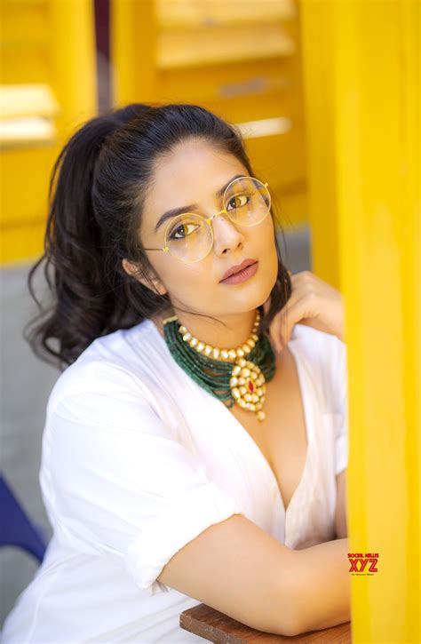 Actress Sree Mukhi Fab Stills Social News Xyz