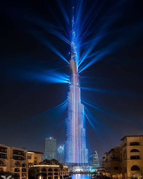 Burj Khalifa Lights Illuminate The Skies Of The Uae Uae Uaevoice