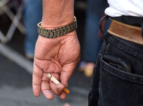 texas house votes to raise legal smoking age to 21 including e cigarettes
