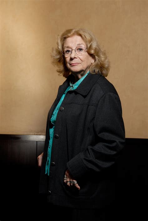 Jun 09, 2021 · rita pereira, também, não ficou indiferente à recente fotografia de eunice muñoz, de 92 anos, com ruy de carvalho, de 94, e destacou o retrato, na página oficial de instagram. Eunice Munõz revela que a neta está a ser prejudicada na ...