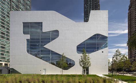 Hunters Point Library By Steven Holl Architects Opens In New York