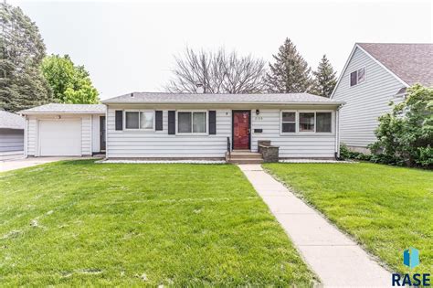 2108 S Holly Ave Sioux Falls Sd 57105 Mls 22302965 Redfin
