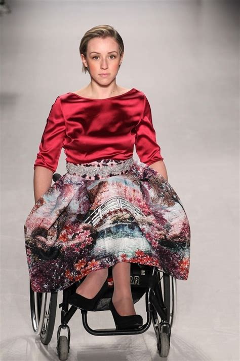 First Ever Models With Disabilities Grace The Catwalk In New York Fashion Week Pulptastic