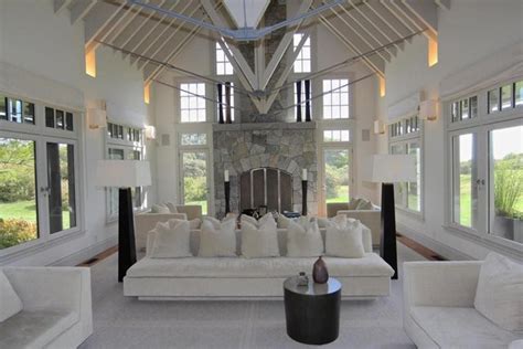 Peek Inside The Obamas New Luxe Martha S Vineyard Mansion