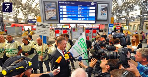 Die deutsche bahn will beim streik der gewerkschaft deutscher lokomotivführer (gdl) rund ein viertel des normalen fahrplans im fernverkehr . GDL kündigt Bahnstreik von Mittwoch bis Montag an