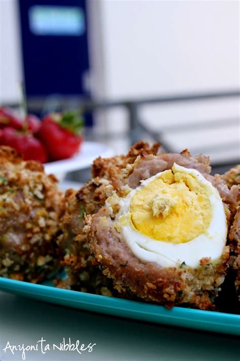 What do you do with all it is amazing how you can take a protein (eggs) and stuff them with lots of other delicious items to make a filling breakfast. Recipes Using Lots Of Eggs Uk / Baked Ham & Egg Cups. | thefoodsnobuk : Egg yolks have a lower ...