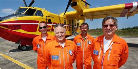 Combien De Pilote Dans Un Canadair - Risques d’incendies dans les Landes et en Gironde : les Canadair sont