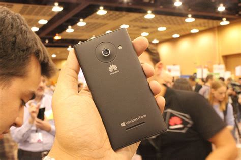Ces 2013 Huawei Ascend W1 ปรากฏโฉม Windows Phone 8 ระดับเริ่มต้นราคา