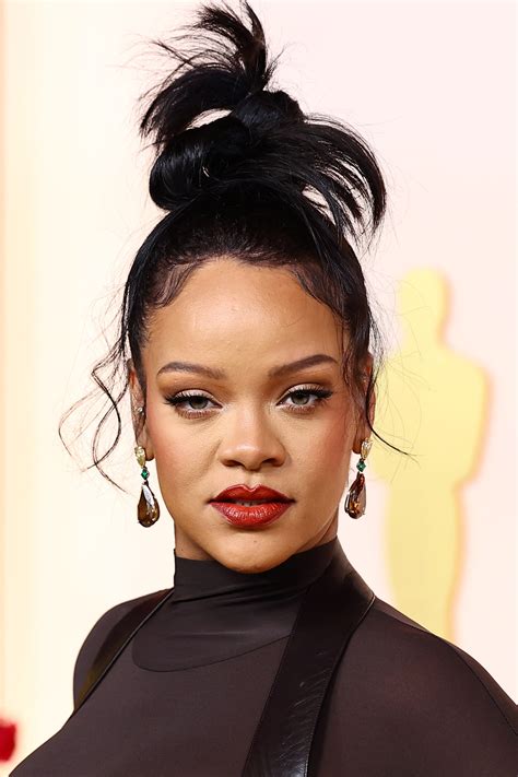 Rihanna Debuts New Bangs Just In Time For Summer Vogue